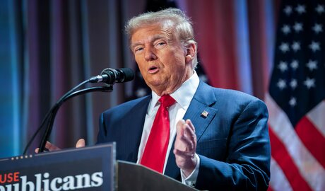 Donald Trump advierte a los BRICS sobre aranceles del 100%