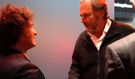 Foro de Davos: el CEO de una multinacional de IA le anticipó a Milei que invertirá USD 500 millones en la Argentina