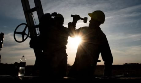 La actividad económica creció 4,6% en diciembre y cayó 2,9% en todo 2024