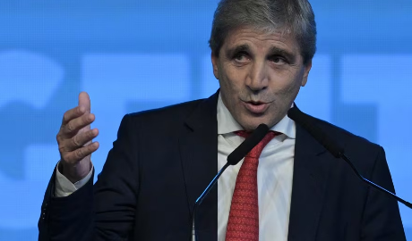 El ministro de Economía afirma que ‘caso $LIBRA’ no afecta negociación de Argentina con FMI