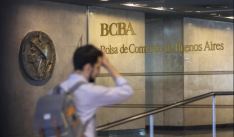 El mercado argentino rebotó impulsado por el acuerdo con el FMI, a pesar de la recesión global