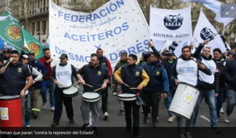 Aceiteros iniciaron una huelga nacional que paralizaría la principal exportación argentina