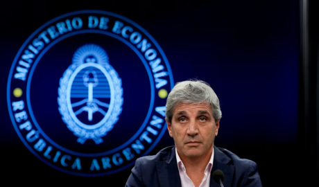 El Gobierno argentino pone paños fríos sobre la inminencia de un acuerdo con el FMI e inquieta a los mercados