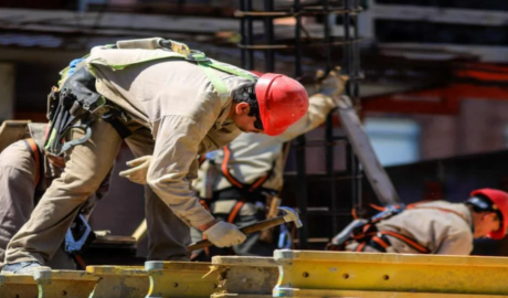 Comercio y construcción repuntan: los sectores que impulsan la economía argentina en 2025