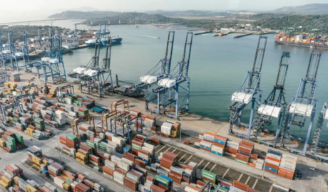 Presionada por Trump, Panamá habilitó al poderoso fondo Blackrock la compra de dos puertos