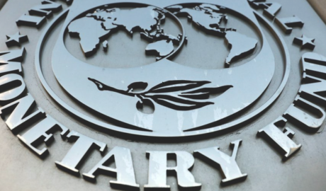 El FMI confirma que la economía argentina crecerá 5,5% en 2025, pero advierte por riesgos globales