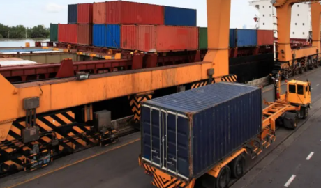 En marzo, las exportaciones muestran la primera caída de la era Milei, y las importaciones mantienen su fuerte ritmo de expansión