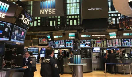 Wall Street se sobrepuso a la rebaja de la deuda de Moody´s, revirtió tendencia y cerró al alza