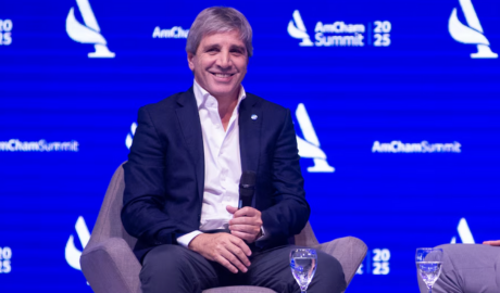 El Gobierno anunciará hoy las medidas para flexibilizar los controles del uso de los dólares bajo el colchón