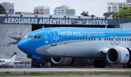 Otra vez los pilotos de Aerolíneas Argentinas harán un paro: afectarán a 6000 pasajeros y provocarán pérdidas millonarias