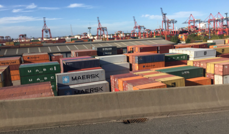 Fuerte caída del superávit comercial: la ola importadora arrasa con todo