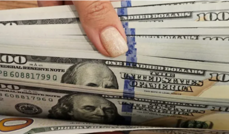 El pronóstico del economista de confianza de Javier Milei sobre las medidas sobre el dólar: Solo Dios sabe