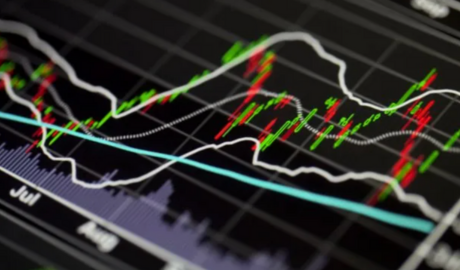 Los bonos en dólares operan con cautela y las acciones del S&P Merval suben hasta 2%