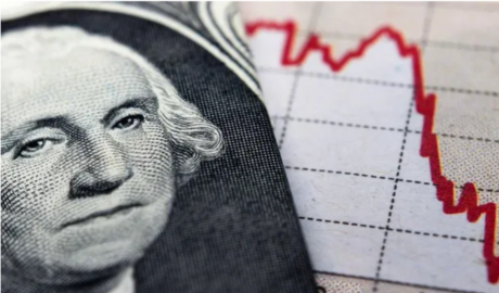El dólar oficial retrocede y el mercado evalúa el impacto de la licitación