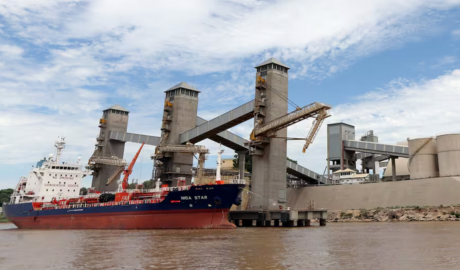El comercio exterior dejó un saldo de US$1402 millones en agosto