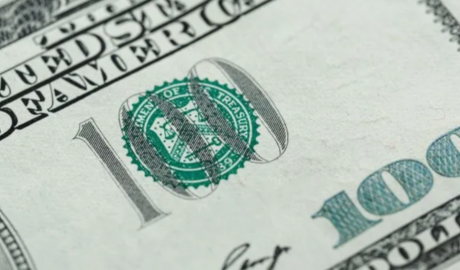 El dólar frena la caída pero sigue bajo los $1.350, a la espera de fuertes liquidaciones del agro