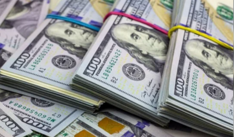 La reacción de los mercados tras el anuncio de Bessent: Dólar y acciones en alza