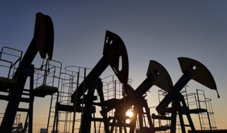 El petróleo impulsa un superávit energético récord de 5.368 millones de dólares