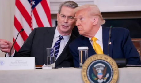 Reunión Bessent-Caputo: cuál es el inédito pedido urgente que lleva el Gobierno a Washington