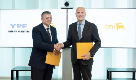 Exportación de GNL: YPF y ENI firman acuerdo clave de ingeniería para el megaproyecto Argentina LNG