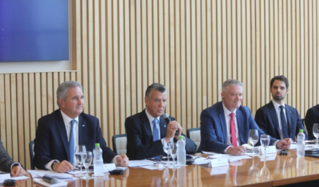 MEJORAN EL COMERCIO EXTERIOR