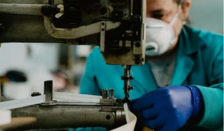 Industria textil deshilachada: se hundió un 20% anual en septiembre y operó con solo el 42% de su capacidad instalada