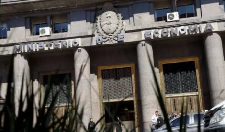 Economía logró superávit financiero de $517.672 millones, pese a pagar intereses por más de $300.000 millones