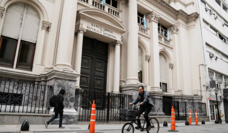 El BCRA volvió a bajar las tasas de corto plazo antes de una licitación de deuda clave