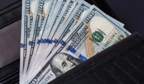 El dólar oficial encadenó dos subas semanales consecutivas y cerró noviembre con una leve alza