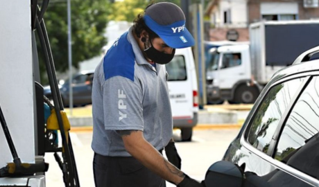Las naftas vuelven a aumentar por la actualización de los impuestos a los combustibles