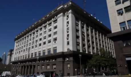 Deuda: Economía renovó todos los vencimientos, bajó tasas y logró extender plazos