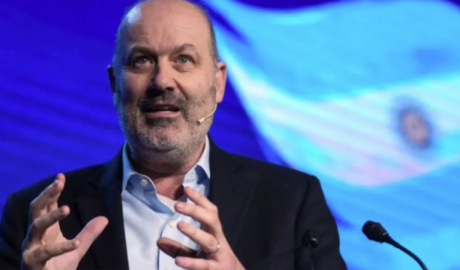 Cambios en la venta de combustible para los buques que cargan mercadería en Argentina: qué dijo Federico Sturzenegger