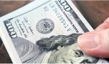 El mercado ya pone precio al dólar de 2026: a cuánto estará los próximos meses