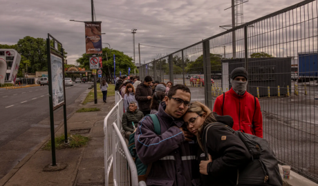 New York Times: “Argentina se abre a las importaciones extranjeras”