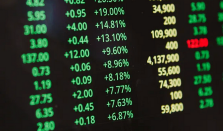 Los bonos en dólares suben en Wall Street y baja el riesgo país tras el anuncio de Luis Caputo