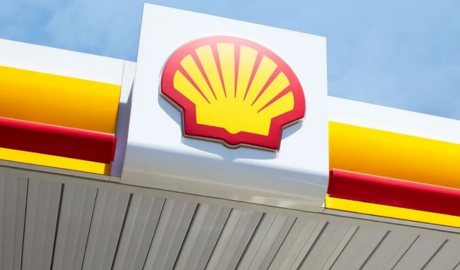 Shell continúa analizando «junto con YPF opciones de expansión para Argentina LNG”