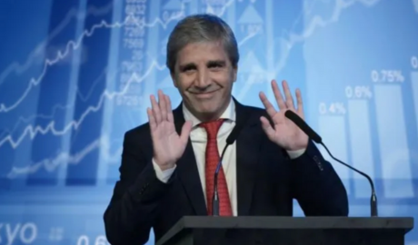 Presupuesto 2026: cuál es el as en la manga que tiene Luis Caputo para lograr que las cuentas cierren