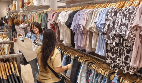 Los comercios pymes vendieron más que en 2024 pero acumulan ocho meses en descenso