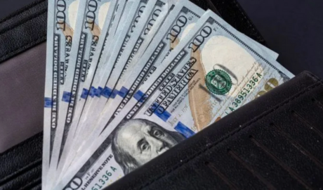 El dólar oficial cayó por cuarto día consecutivo y registró su menor valor en dos meses