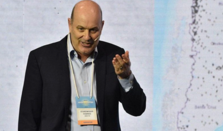 Argentinos disfrutan vacaciones en exterior: Sturzenegger aplaude