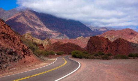 Salta accederá a un crédito de US$ 100 millones con aval nacional para potenciar el Corredor Bioceánico