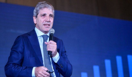 Luis Caputo explica la inflación en Argentina
