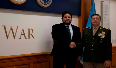 Milei y Trump fortalecen alianza helicópteros Black Hawk Argentina