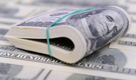 Dólar se fortalece por guerra en Medio Oriente