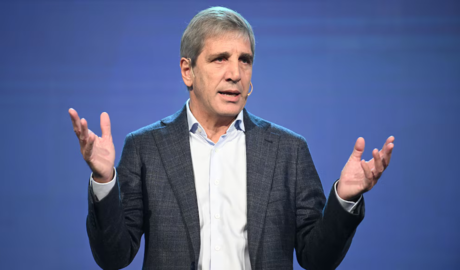 Inocencia fiscal Caputo convencer contadores impulsar dólares del colchón