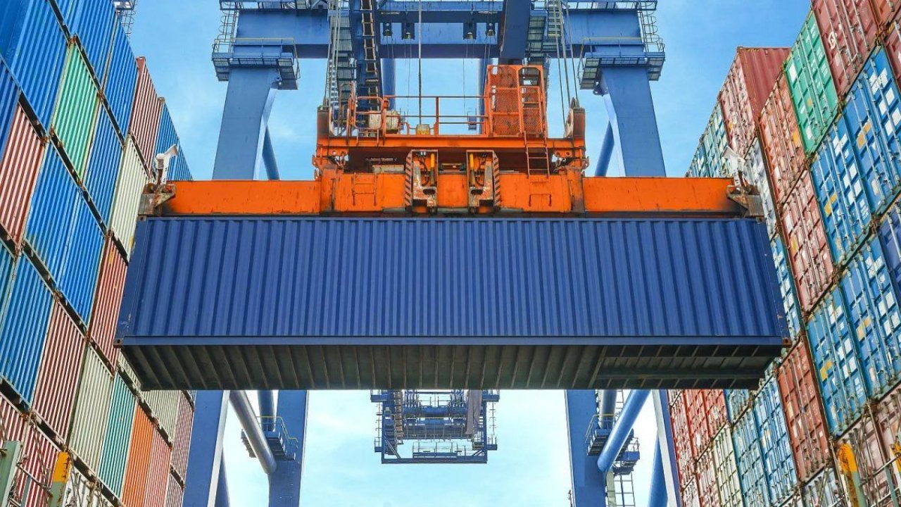 IVA y Ganancias: ARCA prorroga la importación sin impuestos para 3.200 productos de primera necesidad