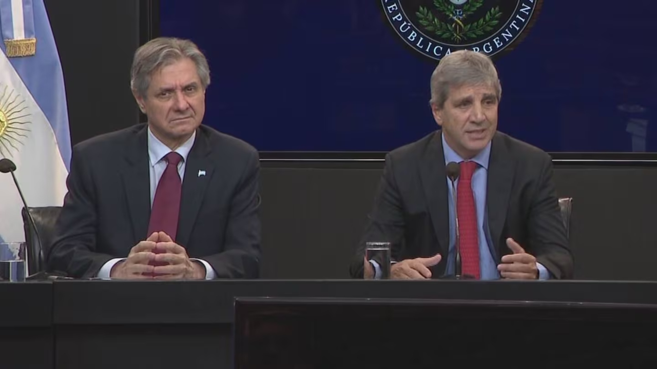 Caputo presenta el programa de refinanciamiento de deuda hasta 2027