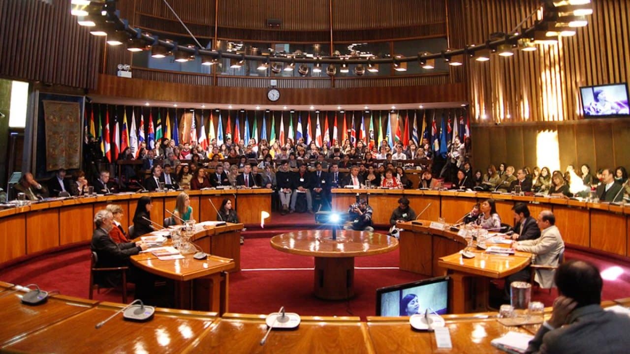 CEPAL proyecta un crecimiento económico para América Latina del 2,2% en 2026