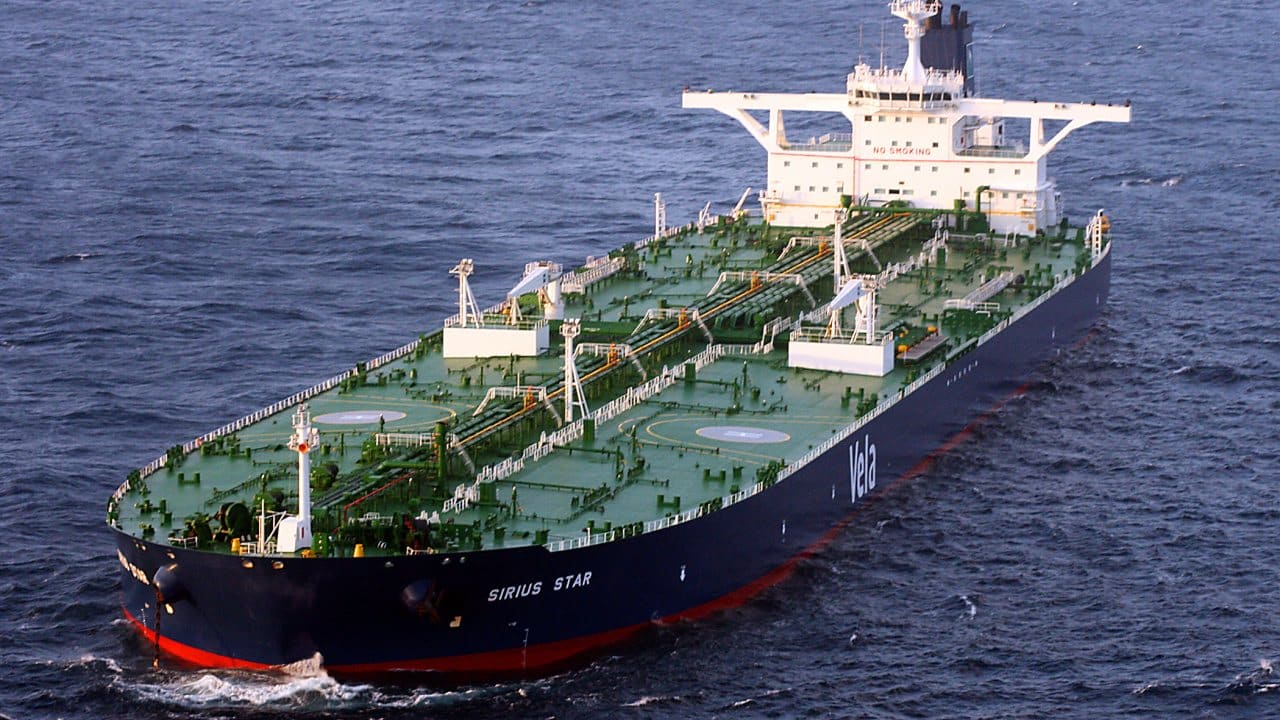 Hutíes petroleros: Seis superpetroleros saudíes desvían su ruta para evitar el mar Rojo
