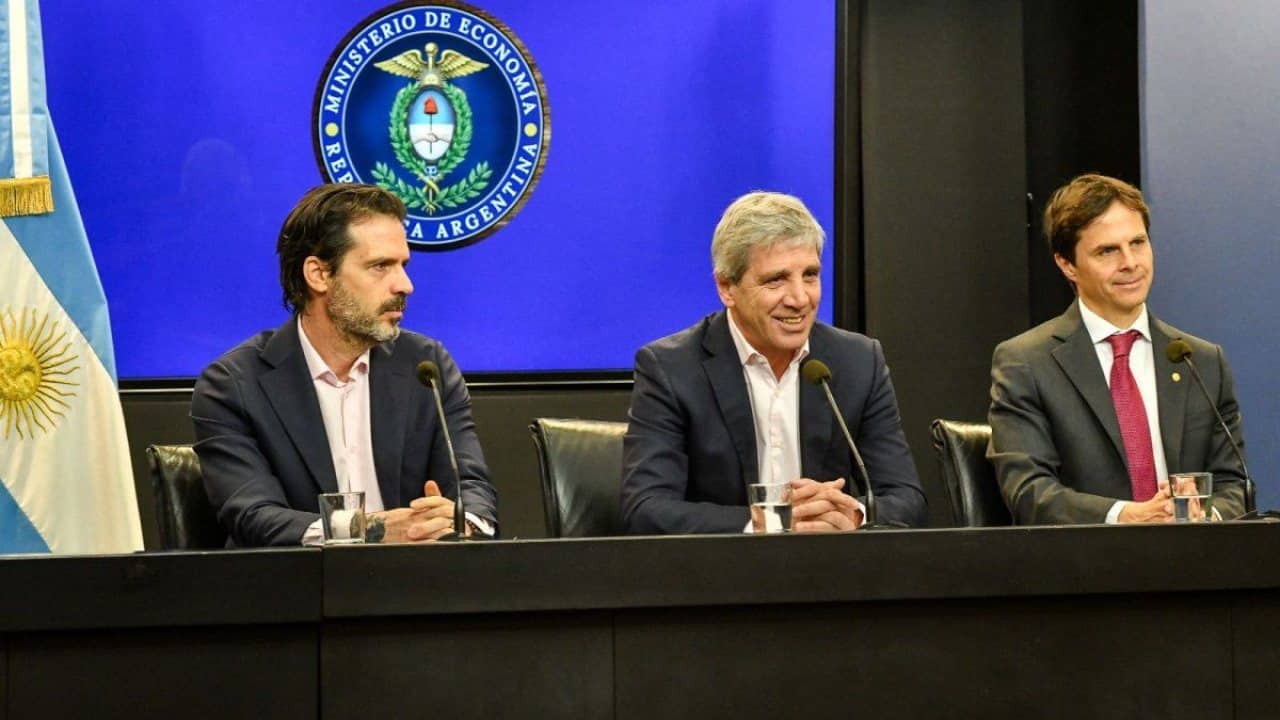Caputo lanza un plan de $2 billones para reactivar el crédito hipotecario con fondos de la ANSES
